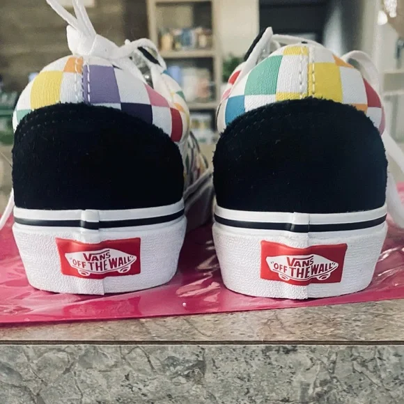 Vans - Picture 6 of 6
